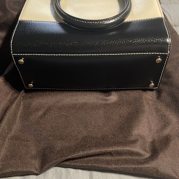KATE SPADE BLACK AND WHITE PURSE - Picture 4 of 8